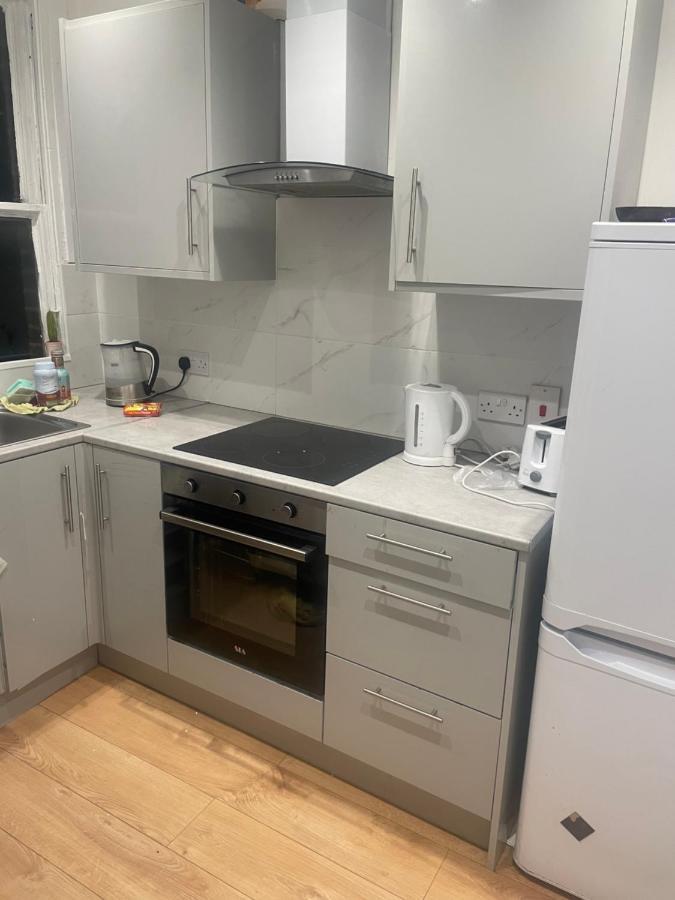 Beautiful Loft With En-Suit In A Family House, London Ngoại thất bức ảnh