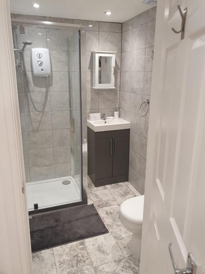 Beautiful Loft With En-Suit In A Family House, London Ngoại thất bức ảnh