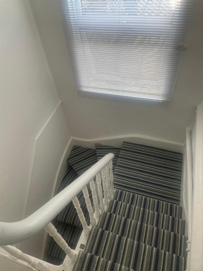 Beautiful Loft With En-Suit In A Family House, London Ngoại thất bức ảnh
